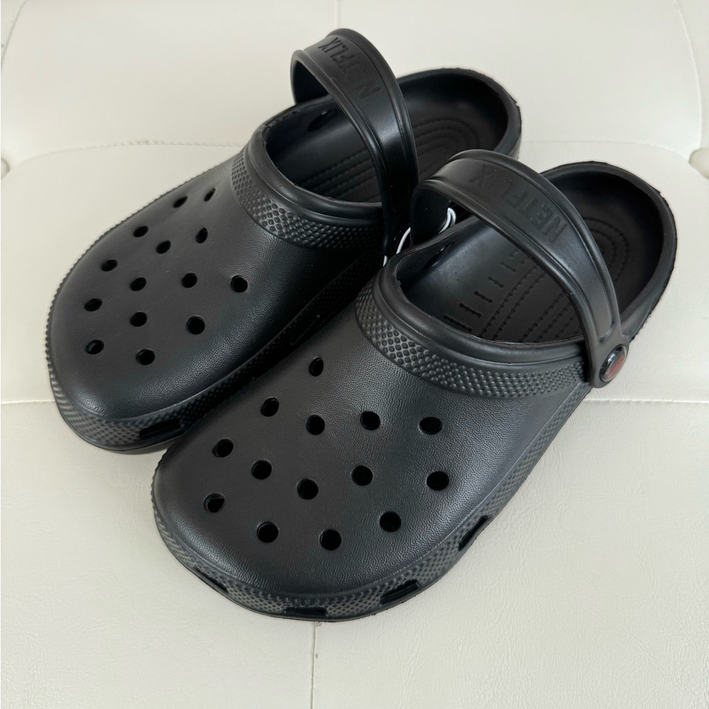 Crocs X NETFLIX classic clog